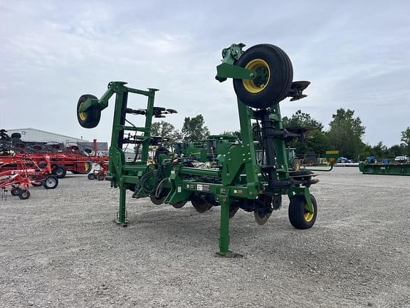 Image of John Deere 2510H equipment image 1