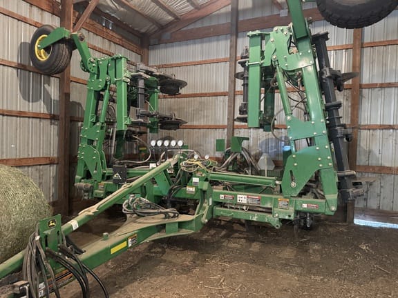 2011 John Deere 2510H Equipment Image0