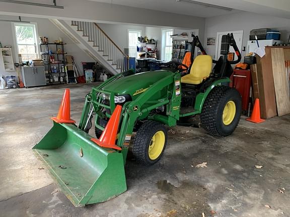 Image of John Deere 2520 equipment image 2