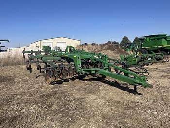 2011 John Deere 2700 Equipment Image0