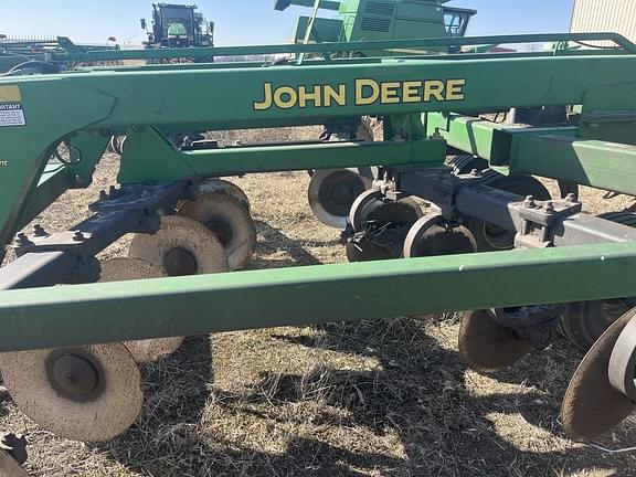 Image of John Deere 2700 equipment image 2