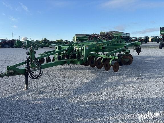 Image of John Deere 2700 equipment image 2