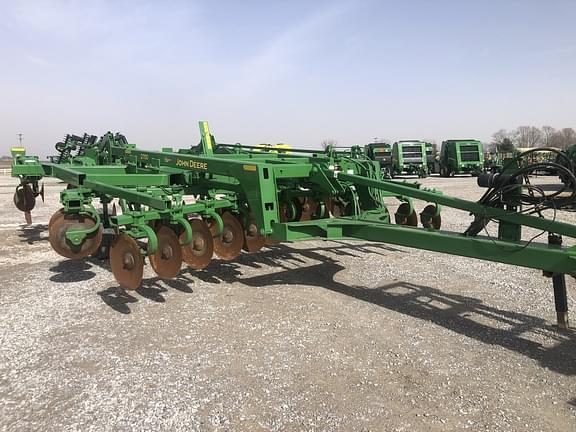 Image of John Deere 2700 equipment image 1