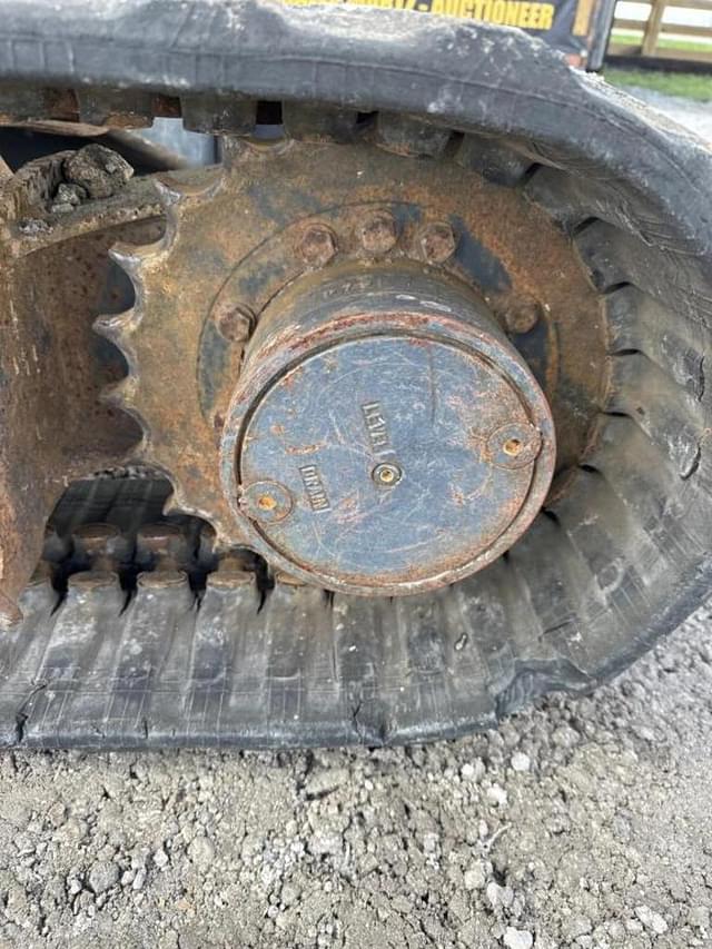 Image of John Deere 27D equipment image 2