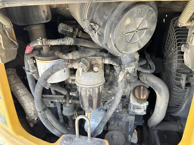 Image of John Deere 27D equipment image 4