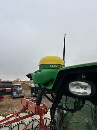 Image of John Deere StarFire 3000 equipment image 2