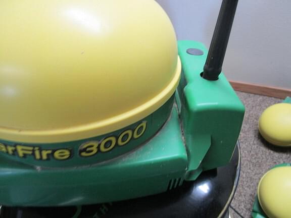 Image of John Deere StarFire 3000 Image 1