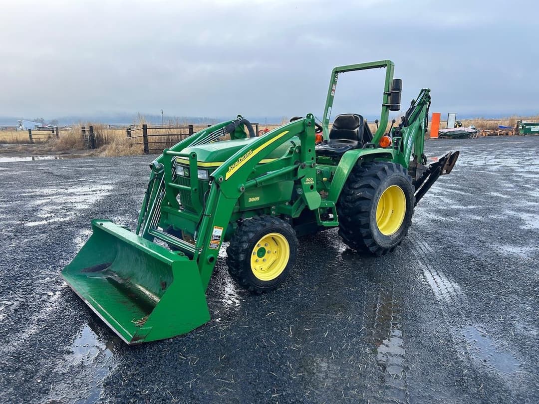 Image of John Deere 3005 Primary image