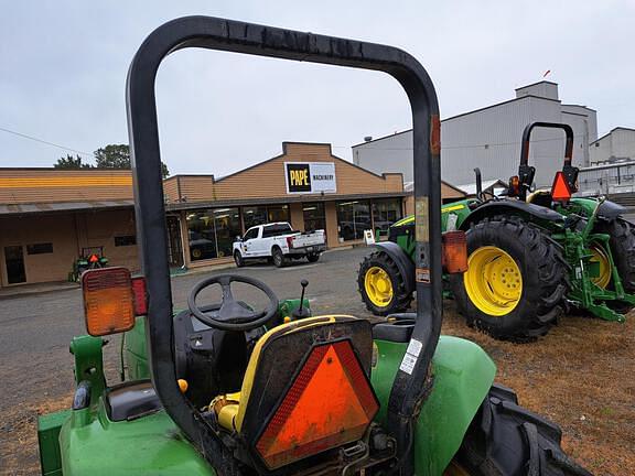 Image of John Deere 3032E equipment image 3