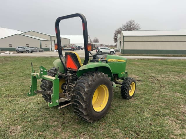 Image of John Deere 3032E equipment image 4