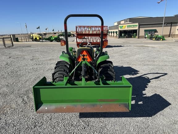Image of John Deere 3032E equipment image 3