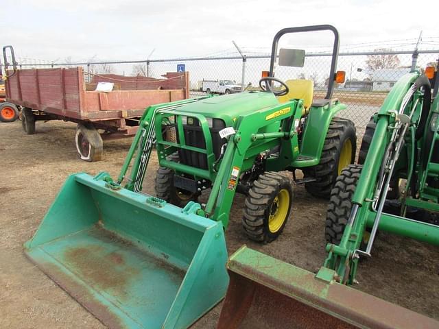 Image of John Deere 3032E equipment image 1