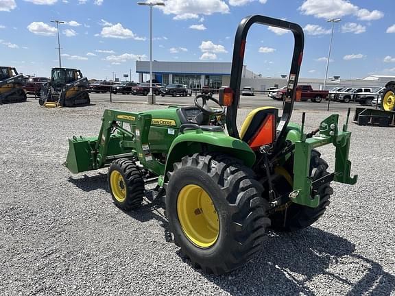 Image of John Deere 3032E equipment image 2