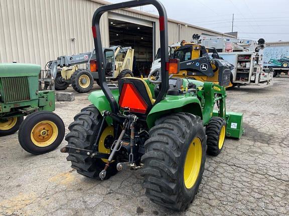 Image of John Deere 3032E equipment image 4