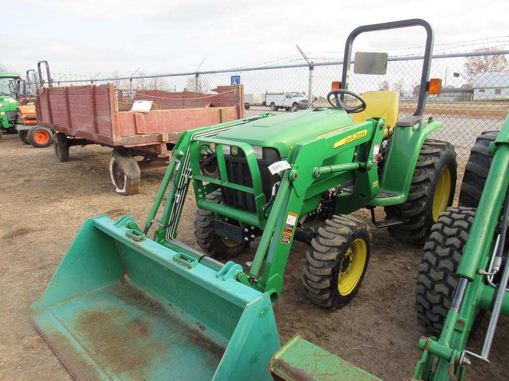 Image of John Deere 3032E Primary image