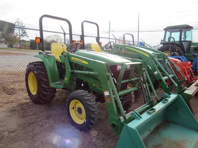 Image of John Deere 3032E equipment image 4