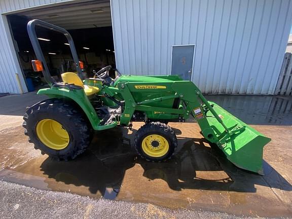Image of John Deere 3032E equipment image 3