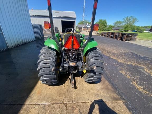 Image of John Deere 3032E equipment image 1