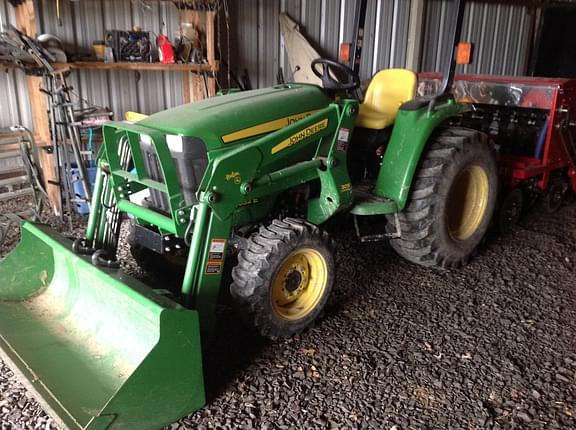 Image of John Deere 3032E Primary image