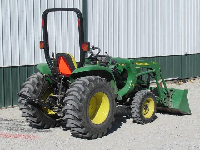 Image of John Deere 3038E equipment image 4