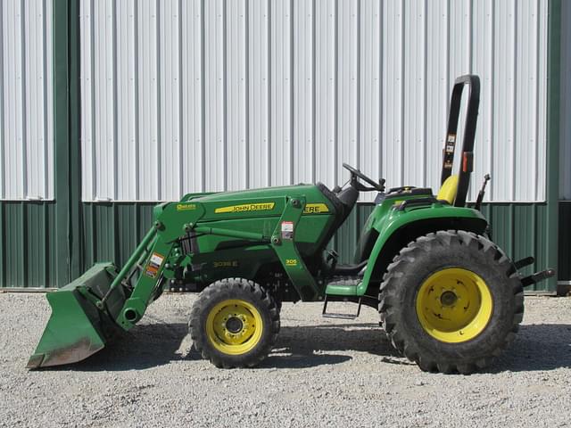 Image of John Deere 3038E equipment image 1