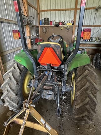 Image of John Deere 3038E equipment image 4