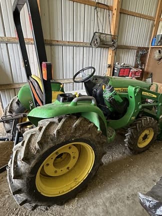 Image of John Deere 3038E equipment image 3