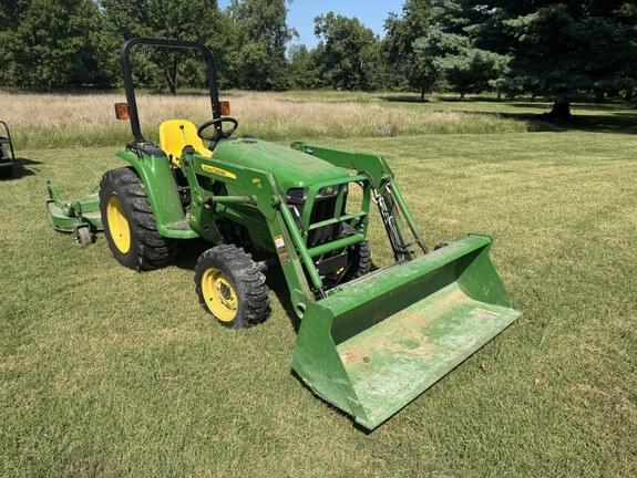 Image of John Deere 3038E equipment image 1