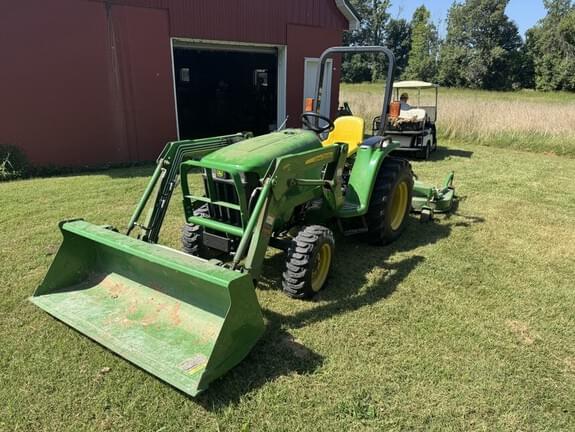 Image of John Deere 3038E equipment image 3