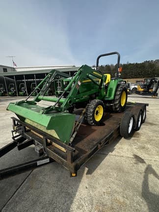 Image of John Deere 3038E equipment image 4