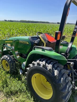 Image of John Deere 3038E equipment image 3