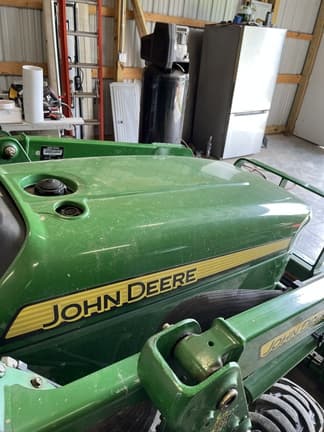 Image of John Deere 3038E equipment image 4