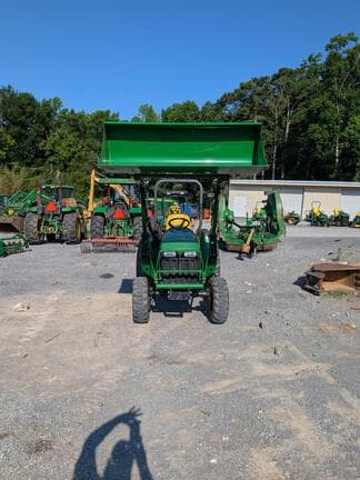 Image of John Deere 3038E equipment image 2