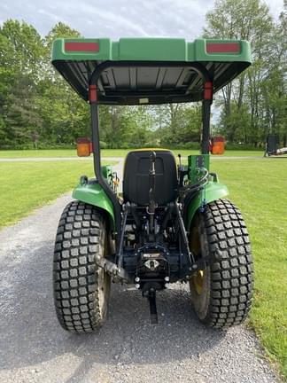 Image of John Deere 3038E equipment image 3