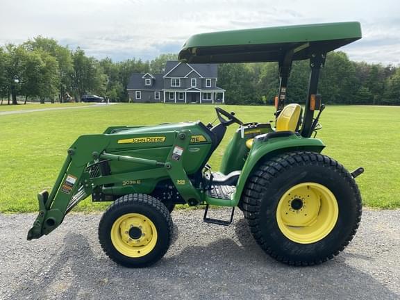 Image of John Deere 3038E equipment image 1