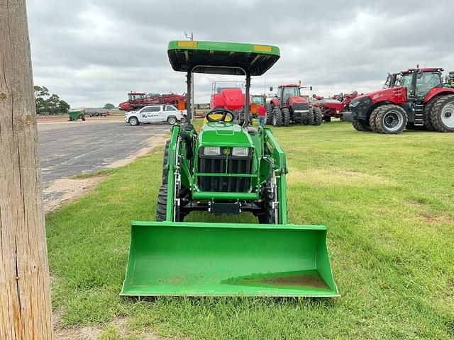 Image of John Deere 3038E equipment image 2