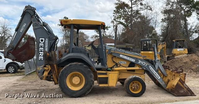 Image of John Deere 310J equipment image 3