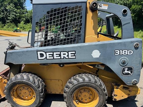 Image of John Deere 318D equipment image 2