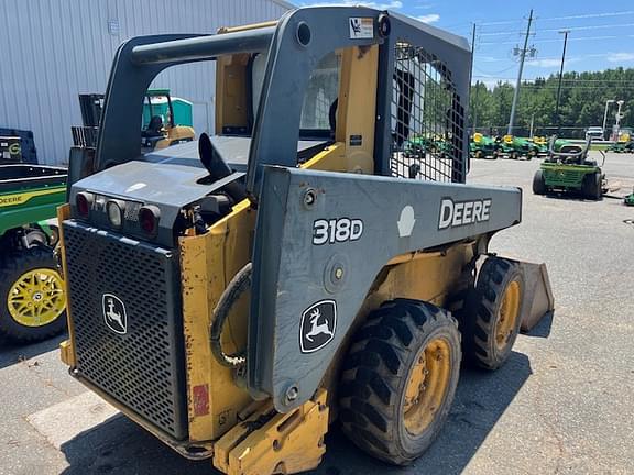 Image of John Deere 318D equipment image 4