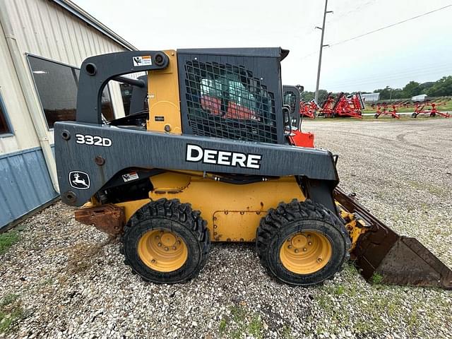 Image of John Deere 332D equipment image 1