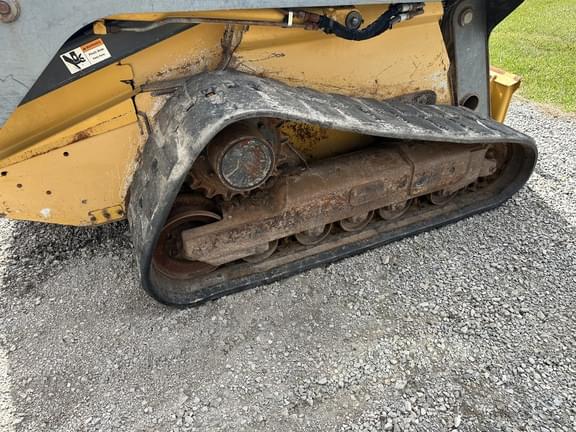 Image of John Deere 329D equipment image 3