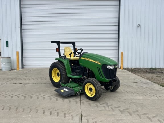 2011 John Deere 3320 Equipment Image0