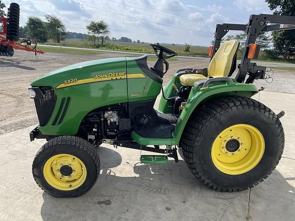 Image of John Deere 3320 equipment image 2