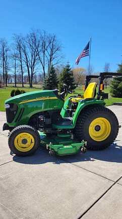 2011 John Deere 3320 Image