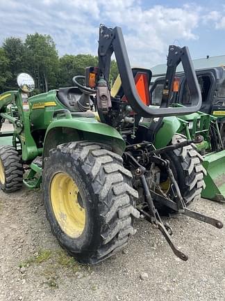 Image of John Deere 3320 equipment image 4