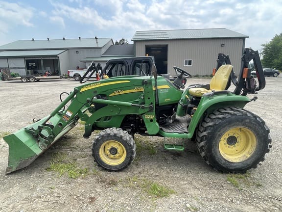 2011 John Deere 3320 Equipment Image0