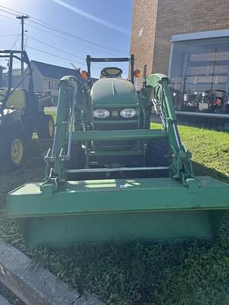 Image of John Deere 3320 equipment image 1