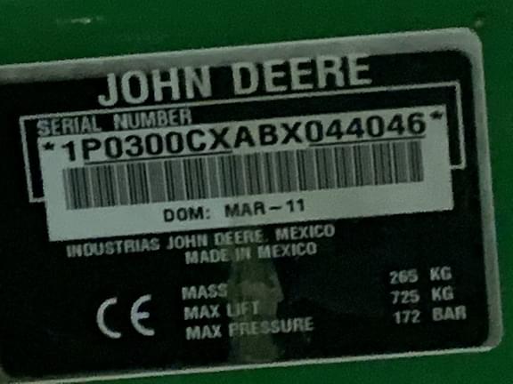 Image of John Deere 3320 equipment image 3