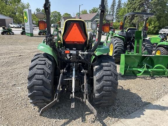Image of John Deere 3320 equipment image 4