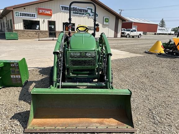 Image of John Deere 3320 equipment image 3